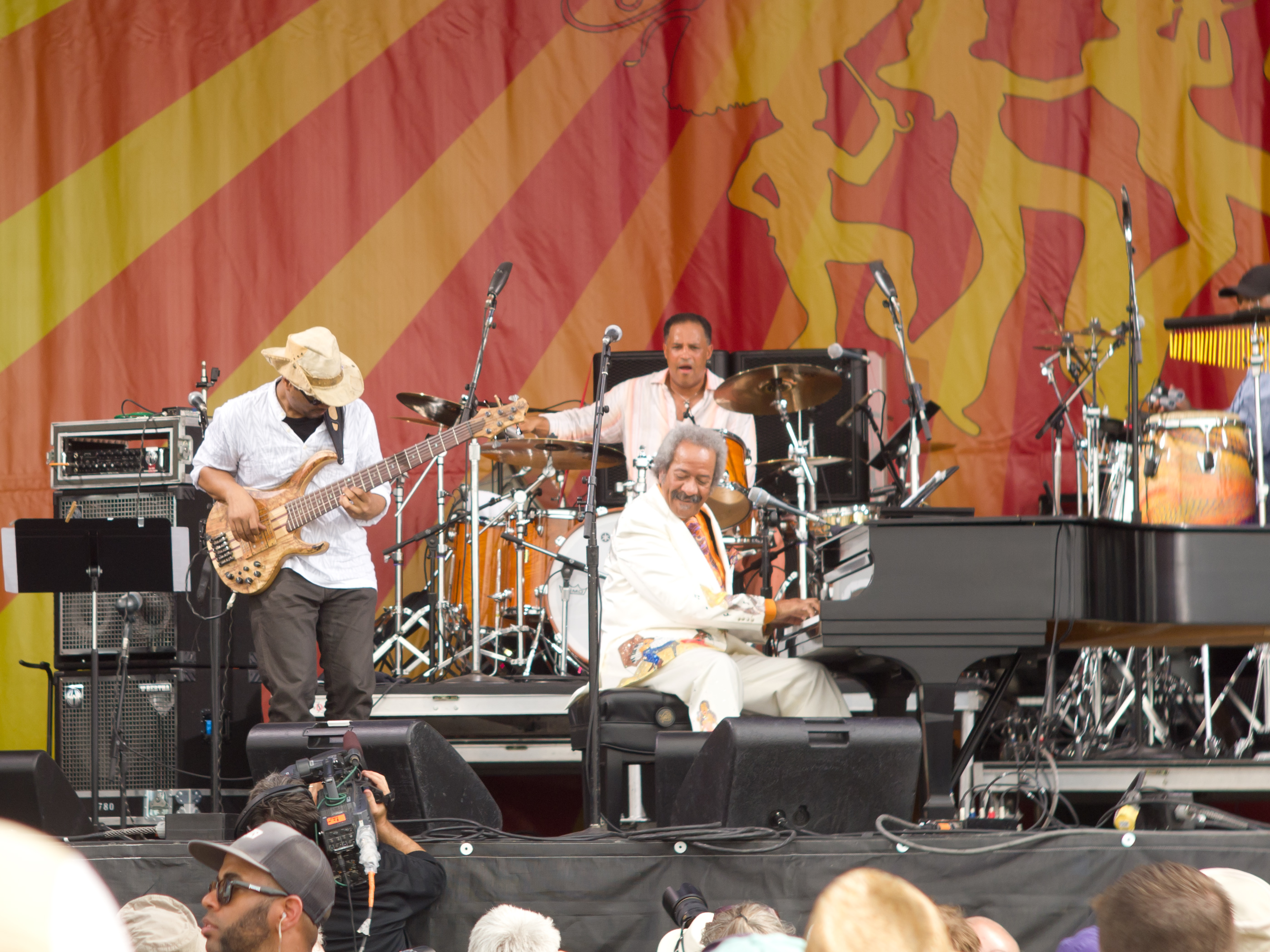 AllenToussaint2013-04-27JazzfestNOLA (1).jpg